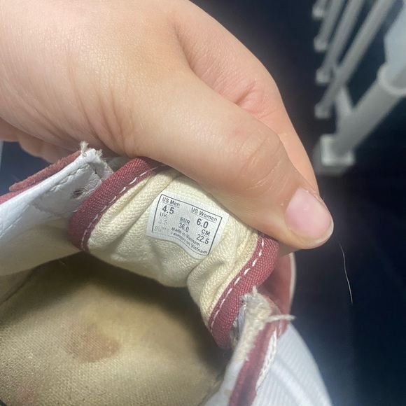 Vans low top burgundy women’s 6 - Picture 5 of 6